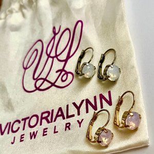 Victoria Lynn earrings 8mm 2 pairs pink/blue opal